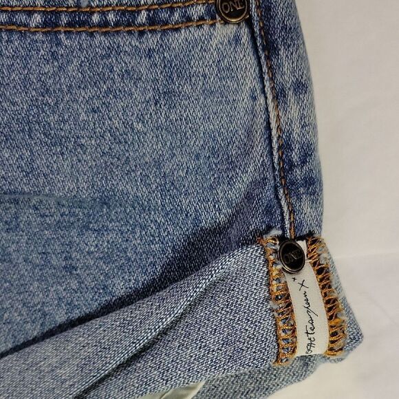 One Teaspoon Denim Shorts NWT - Picture 4 of 6
